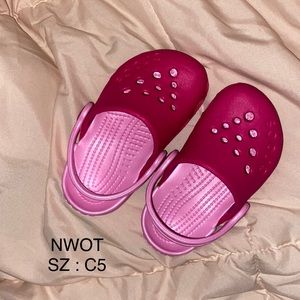 🌻💜 baby girl crocs